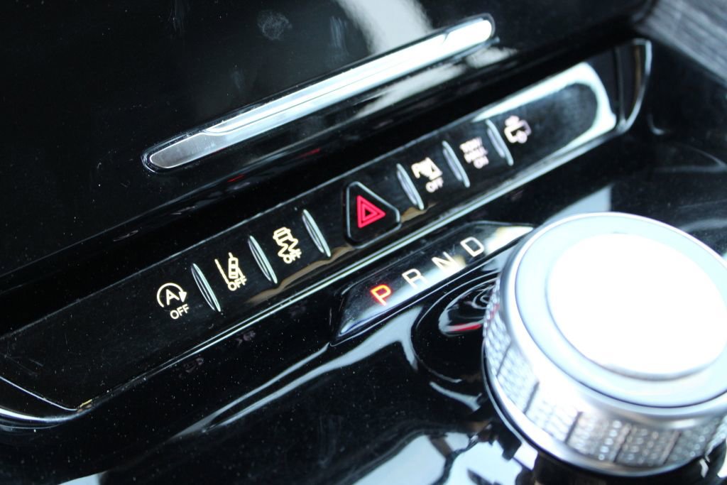 Used 2022 Jeep Wagoneer Series III w/ Flexible Seating Group image 26