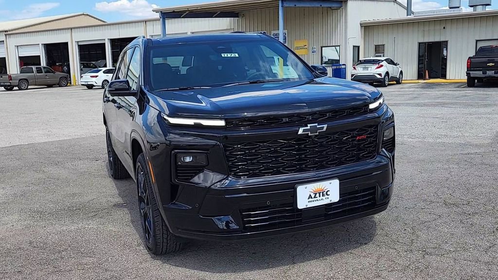 New 2026 Chevrolet Traverse RS w/ LPO, Floor Liner Package image 2