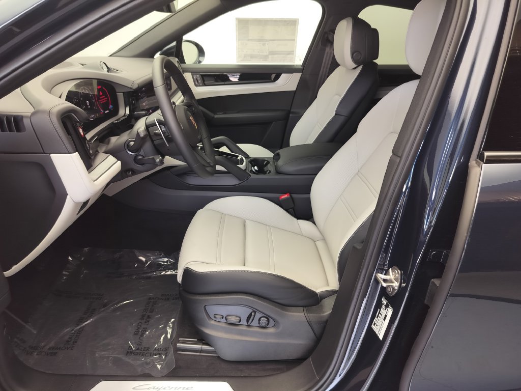 New 2026 Porsche Cayenne Coupe AWD/4WD image 6
