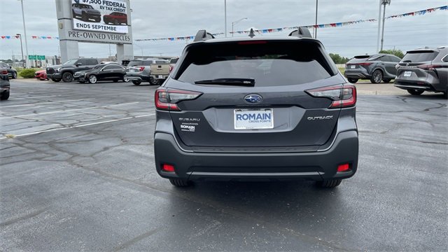 New 2025 Subaru Outback Premium image 4