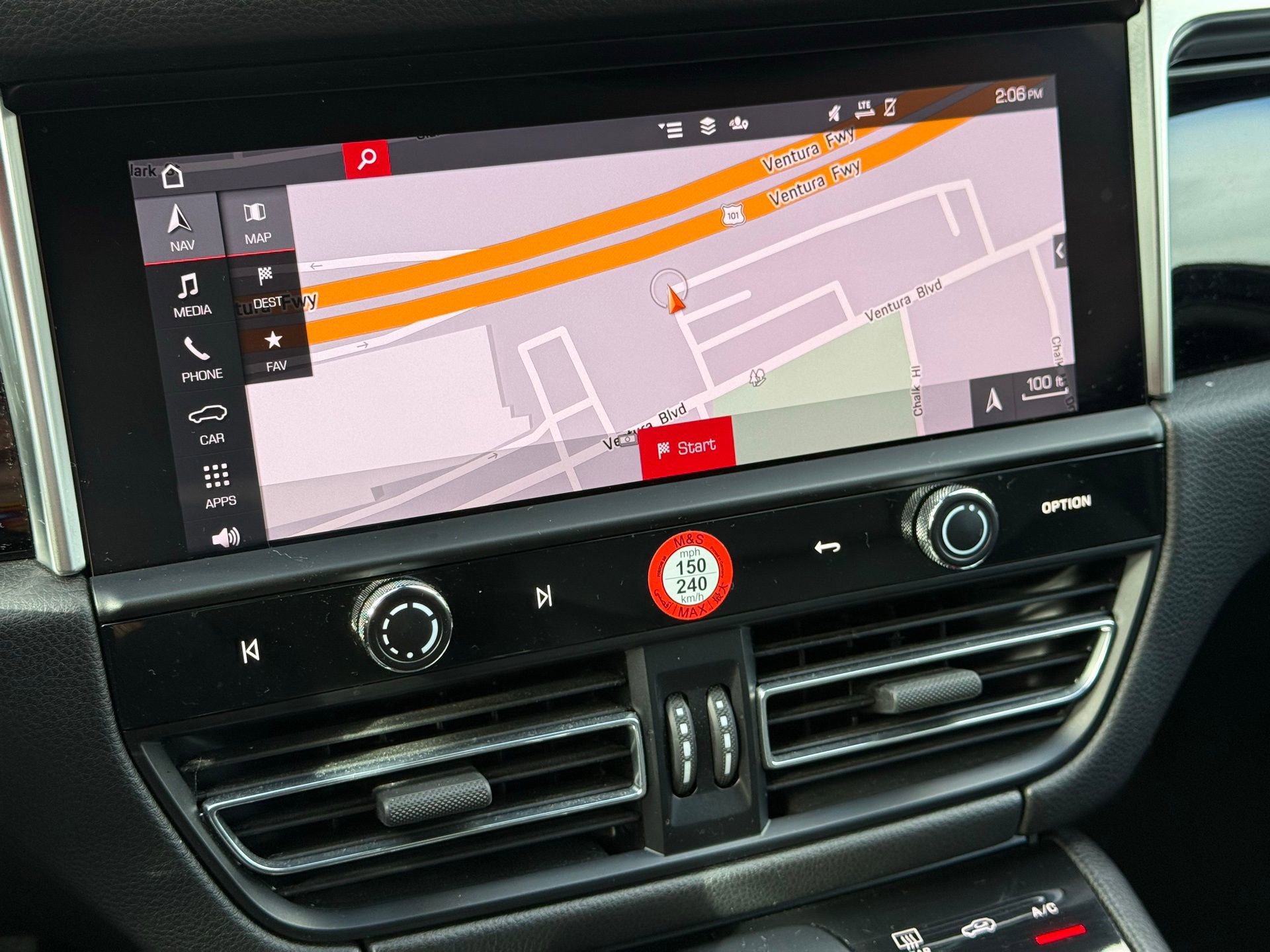 Certified 2024 Porsche Macan image 20