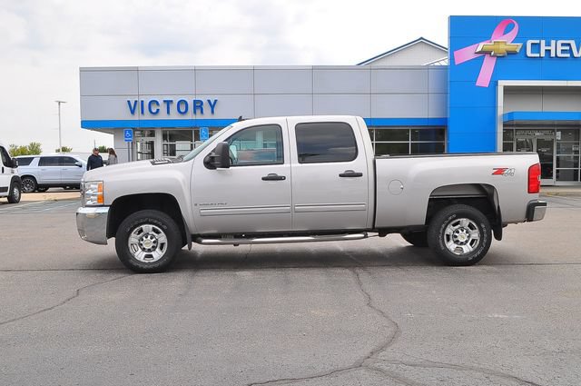 Used 2009 Chevrolet Silverado 2500 LT w/ Exterior Plus Package AWD/4WD image 6