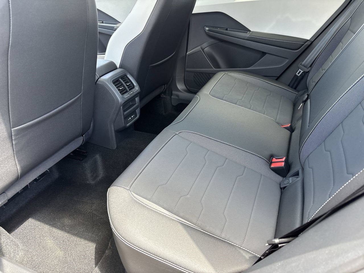 New 2026 Volkswagen Taos SE FWD image 13