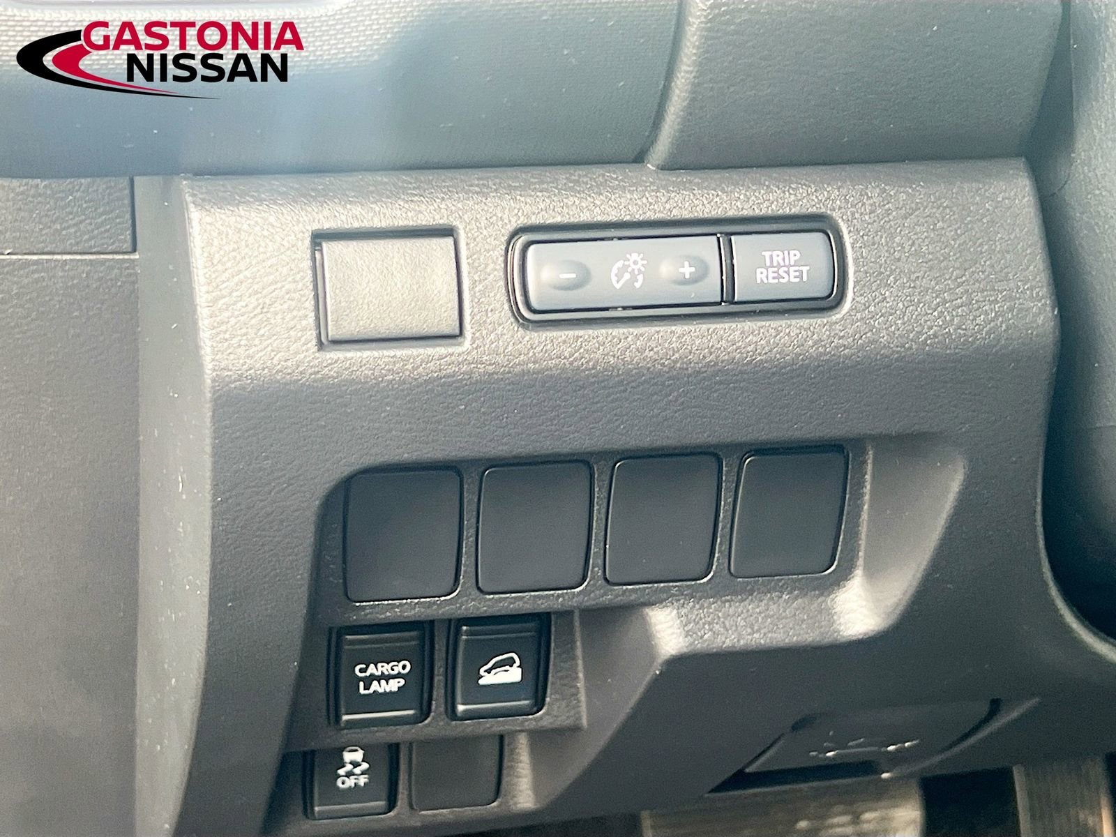 Used 2023 Nissan Frontier SV image 13