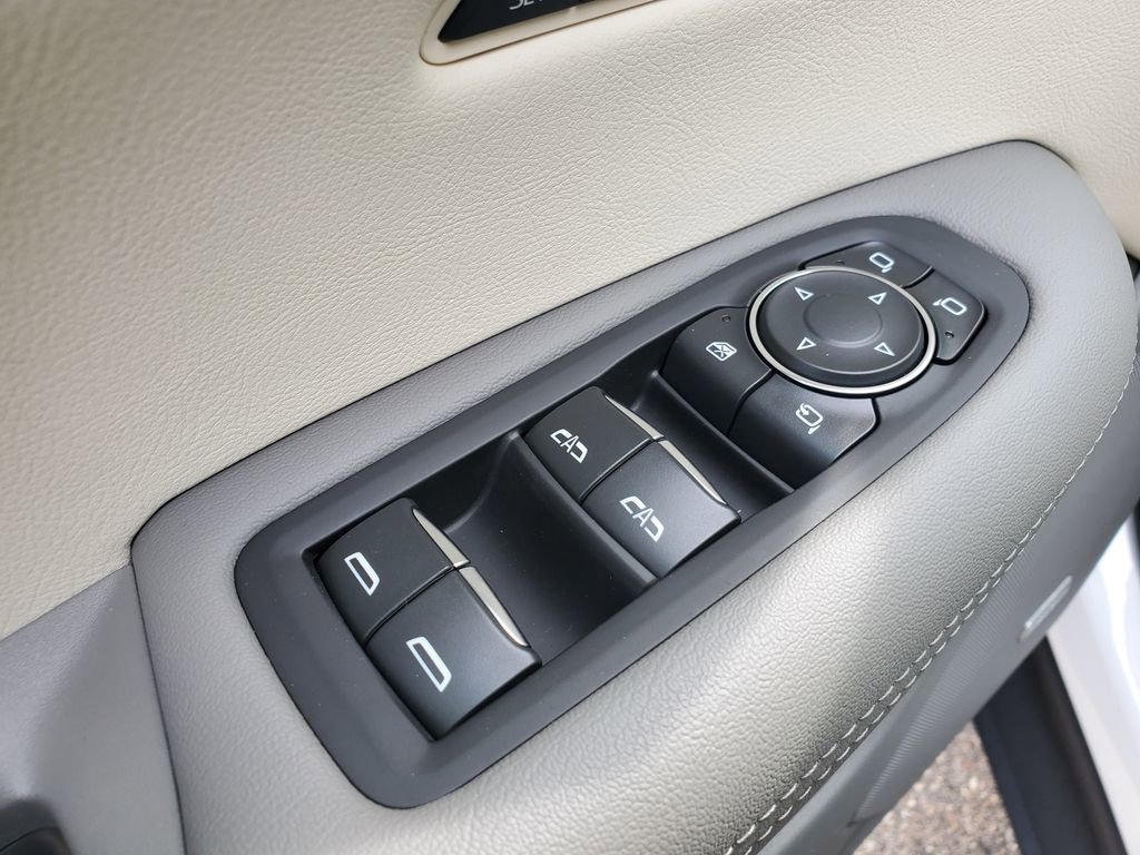 Used 2023 Cadillac XT5 Premium Luxury w/ LPO, Floor Liner Package image 17