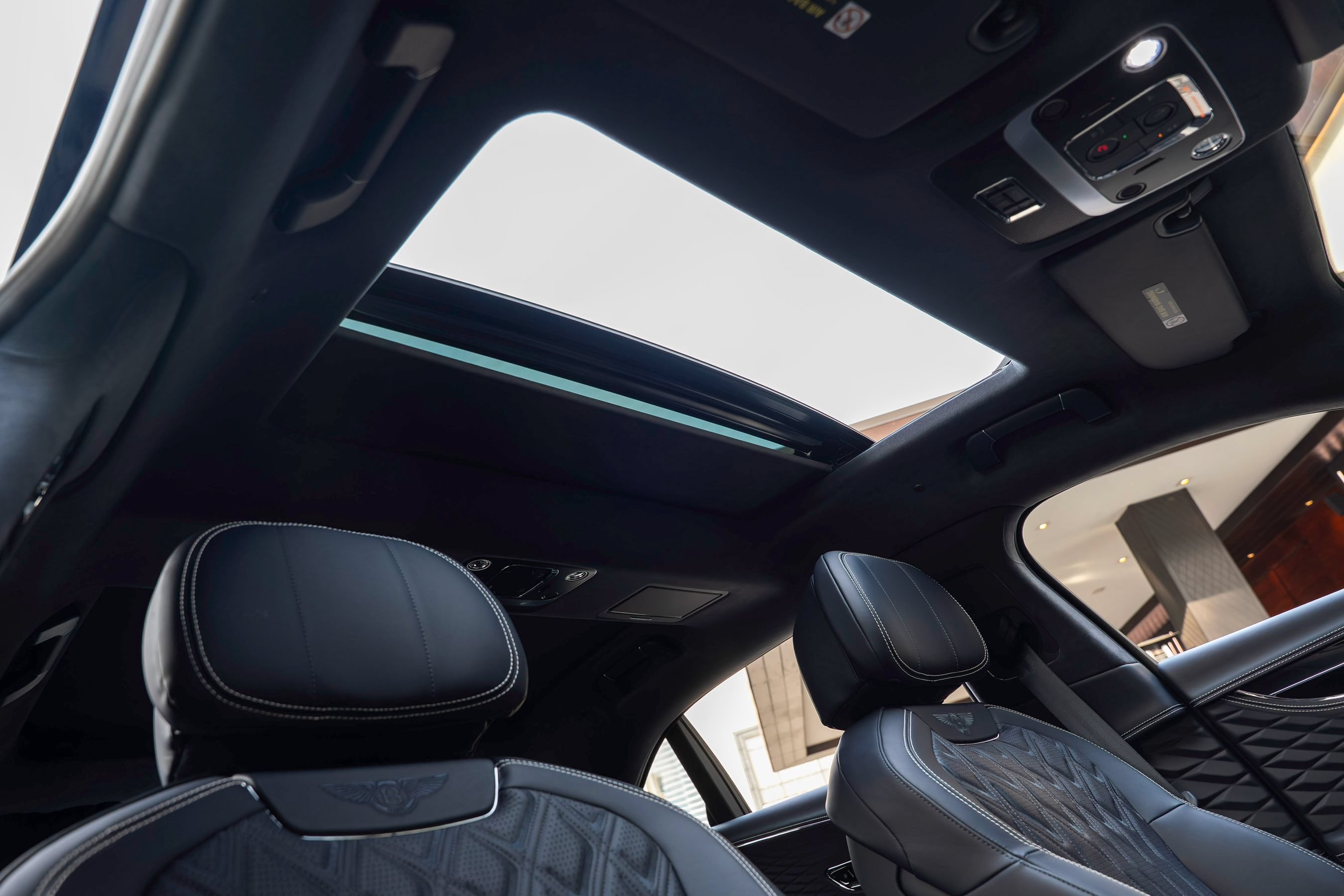 Certified 2026 Bentley Flying Spur Plug-In Hybrid AWD/4WD image 61