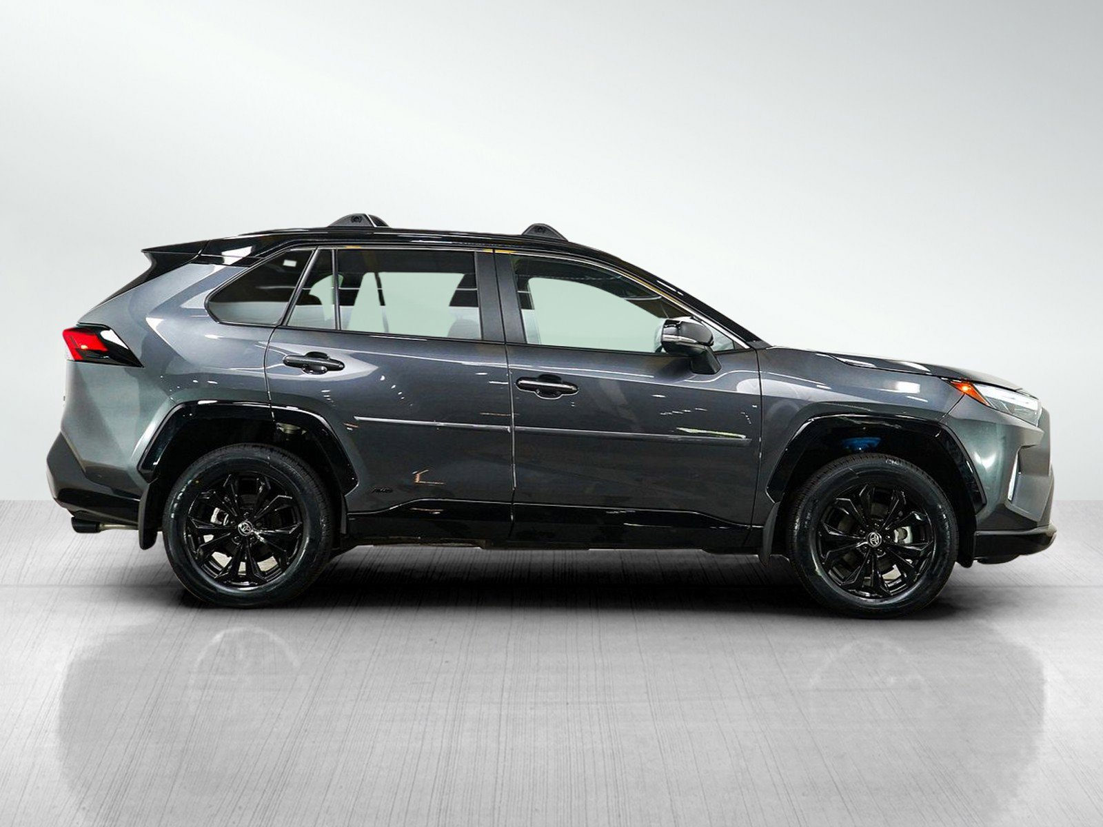Used 2025 Toyota RAV4 XSE w/ Weather Package AWD/4WD image 6