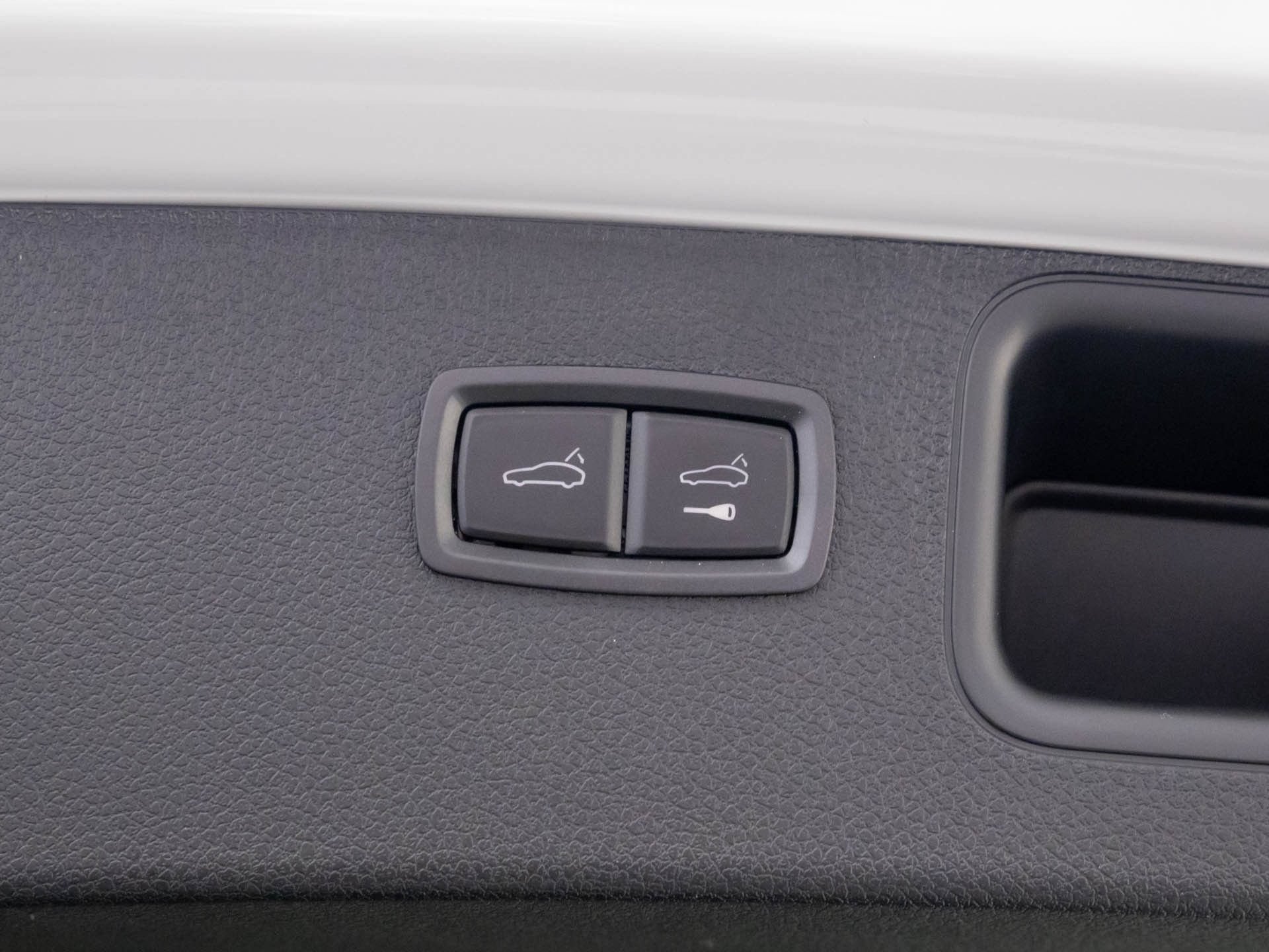 Certified 2026 Porsche Macan AWD/4WD image 34