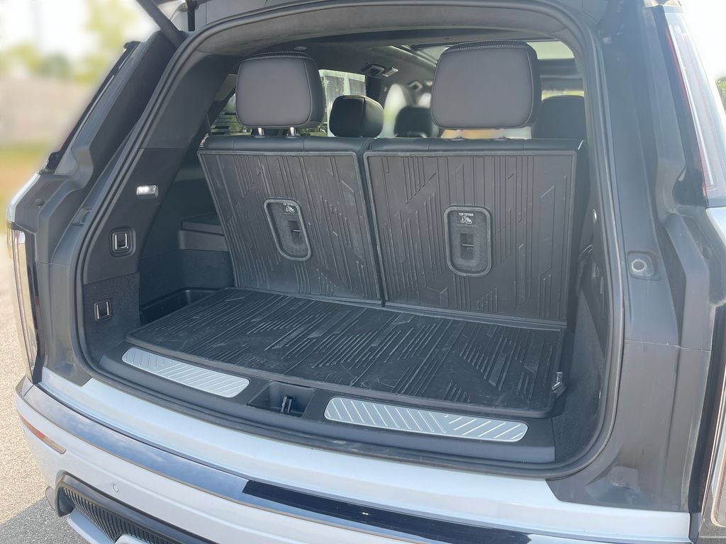 Certified 2026 Cadillac Vistiq Luxury w/ LPO, Floor Liner Package AWD/4WD image 16