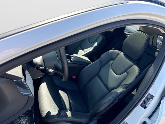 Certified 2025 Volvo XC60 T8 Plus w/ Protection Package Premier AWD/4WD image 16