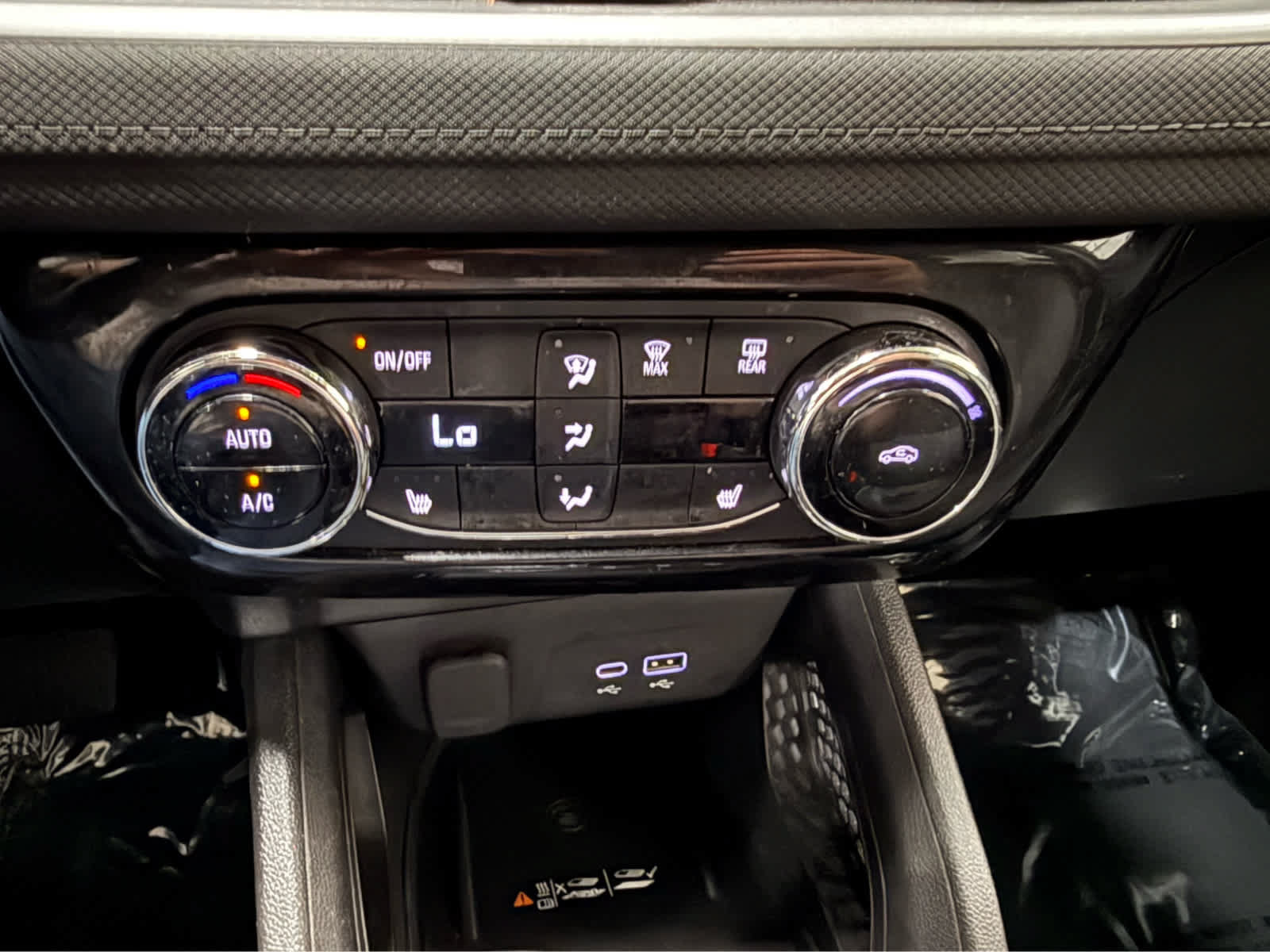 Used 2024 Chevrolet TrailBlazer LT w/ Convenience Package AWD/4WD image 16