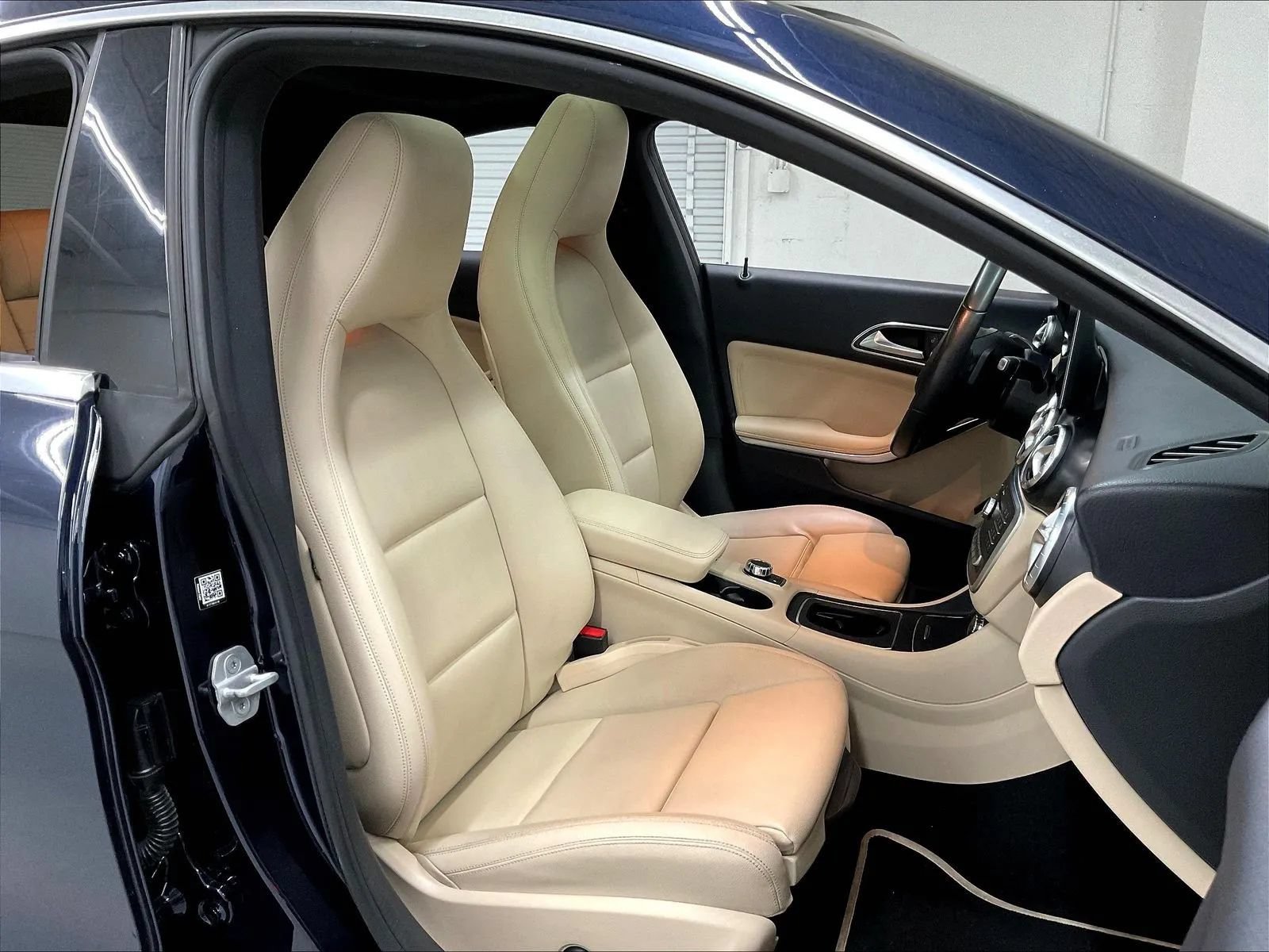 Used 2017 Mercedes-Benz CLA 250 image 13