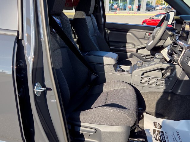 New 2026 Toyota 4Runner SR5 AWD/4WD image 18