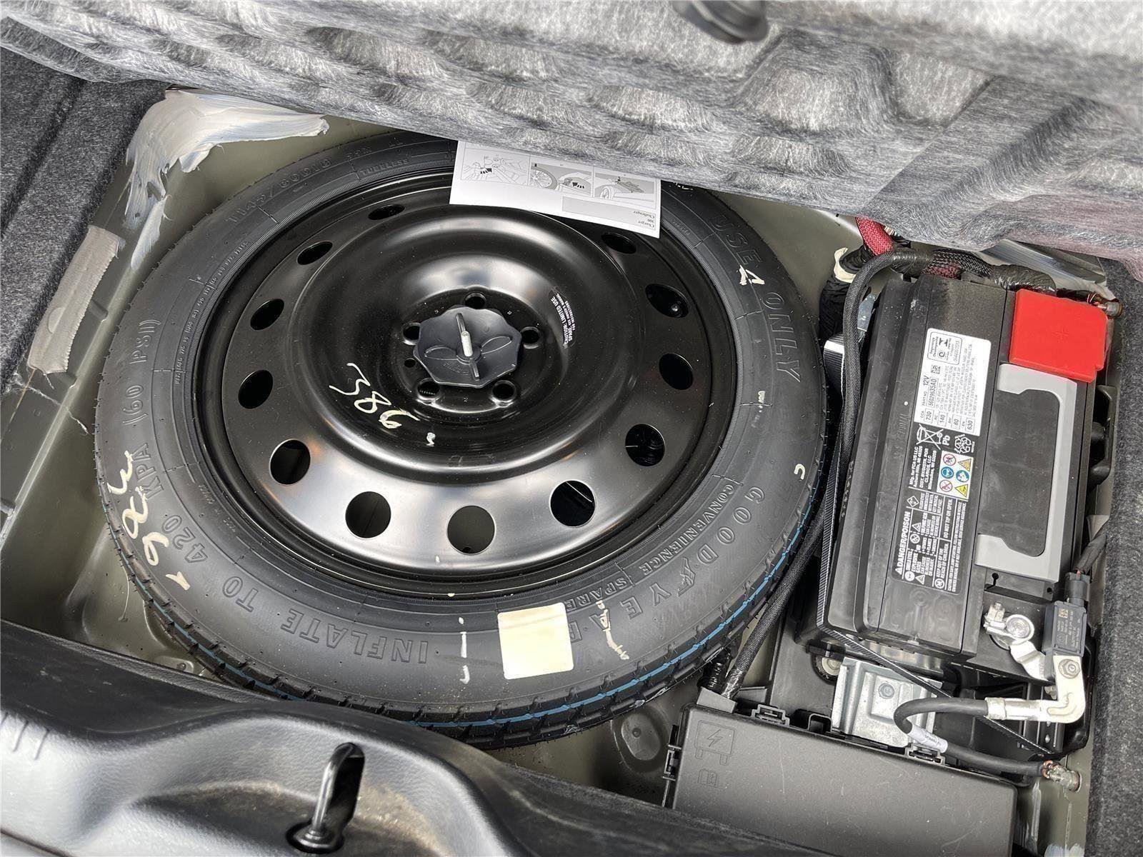 Used 2022 Chrysler 300 Touring AWD/4WD image 35