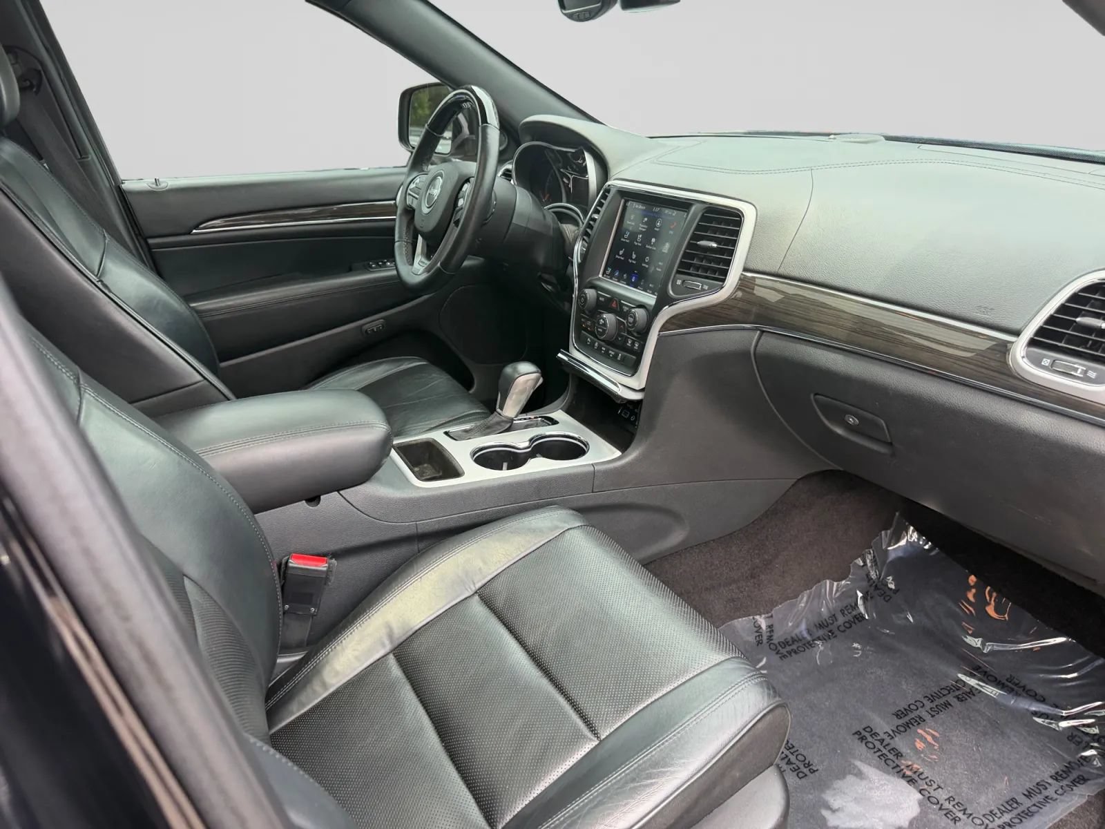 Used 2018 Jeep Grand Cherokee Overland w/ Interior Metal Package RWD image 34