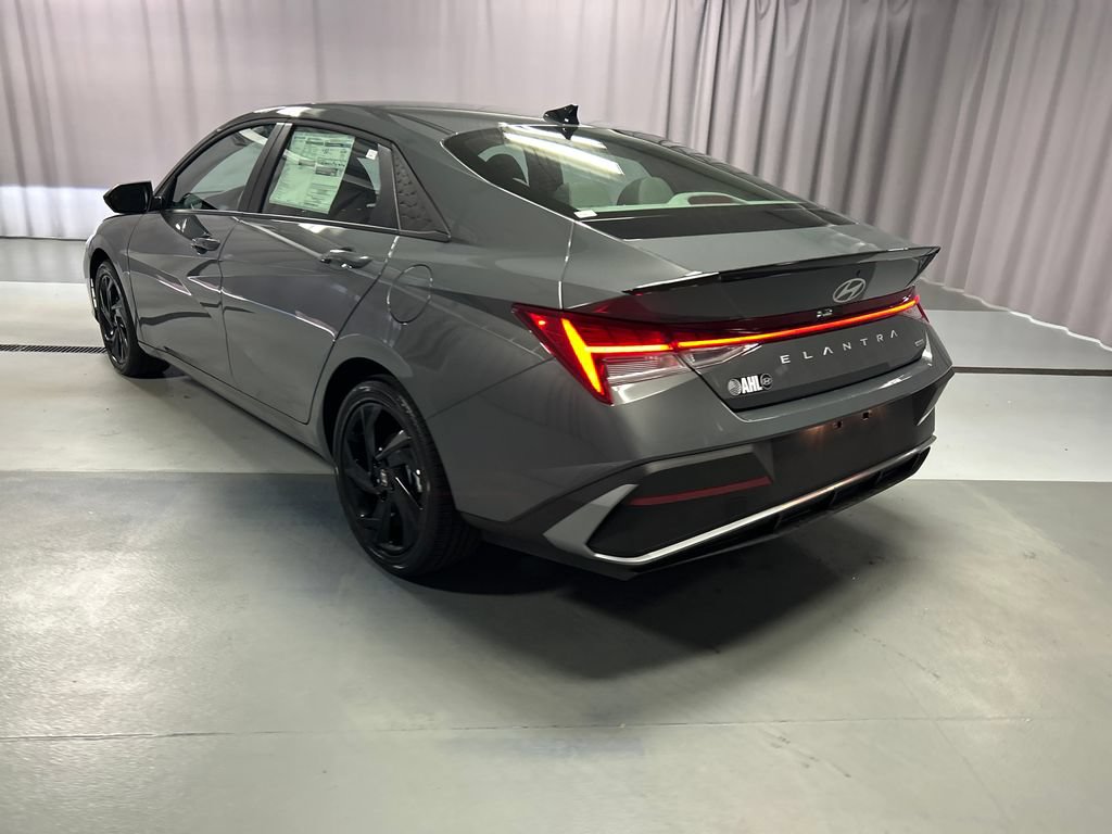 New 2026 Hyundai Elantra SEL FWD image 5