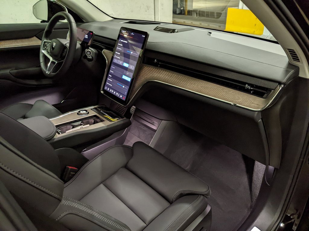 Certified 2025 Volvo EX90 Plus image 21