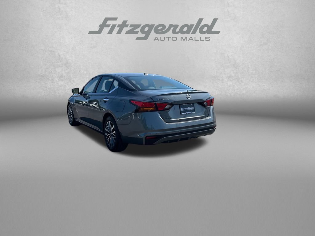 Used 2025 Nissan Altima 2.5 SV FWD image 6
