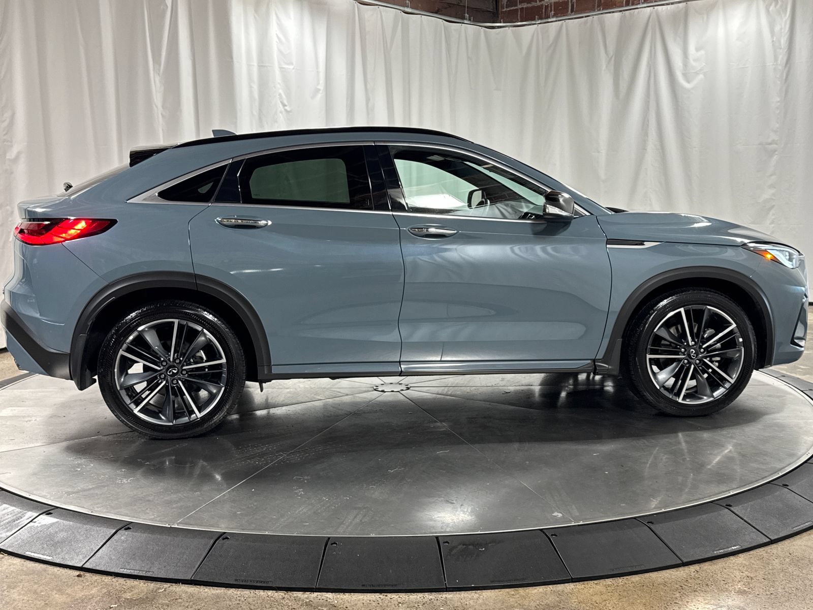 Certified 2025 INFINITI QX55 Luxe w/ Cargo Package AWD/4WD image 6