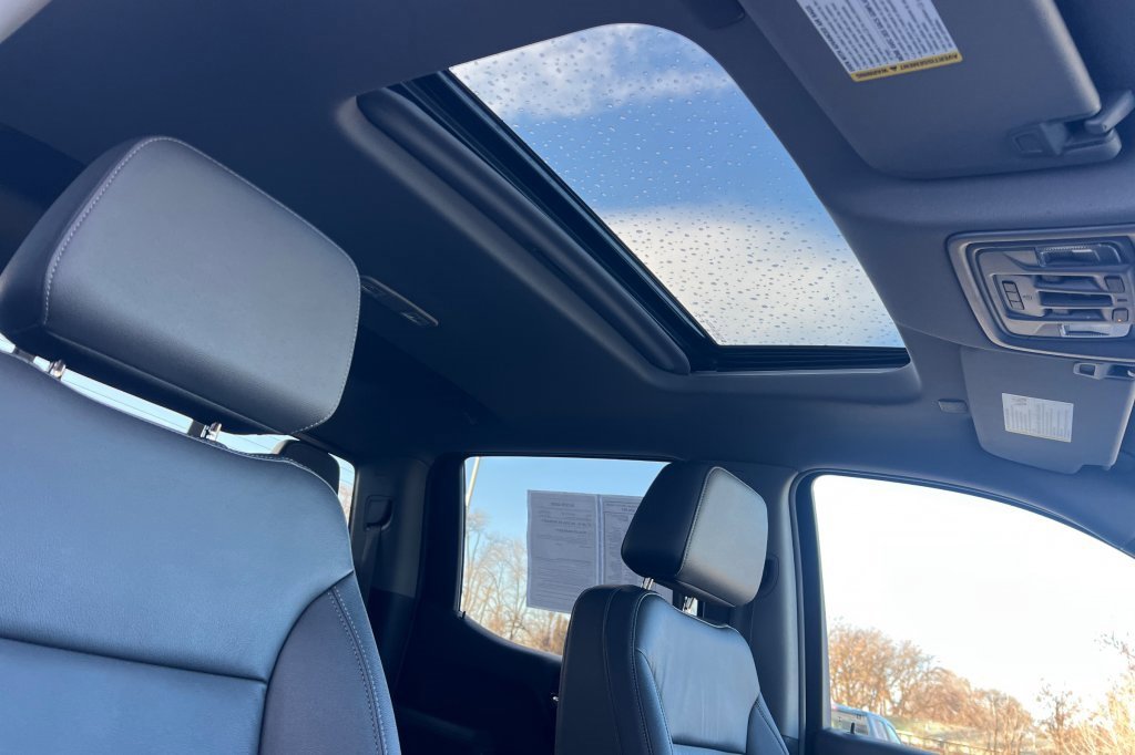 Used 2022 Chevrolet Silverado 1500 LT Trail Boss w/ Convenience Package II image 13