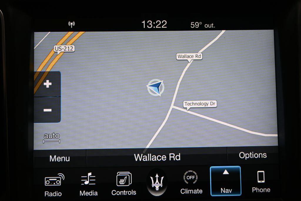 Used 2017 Maserati Levante image 28