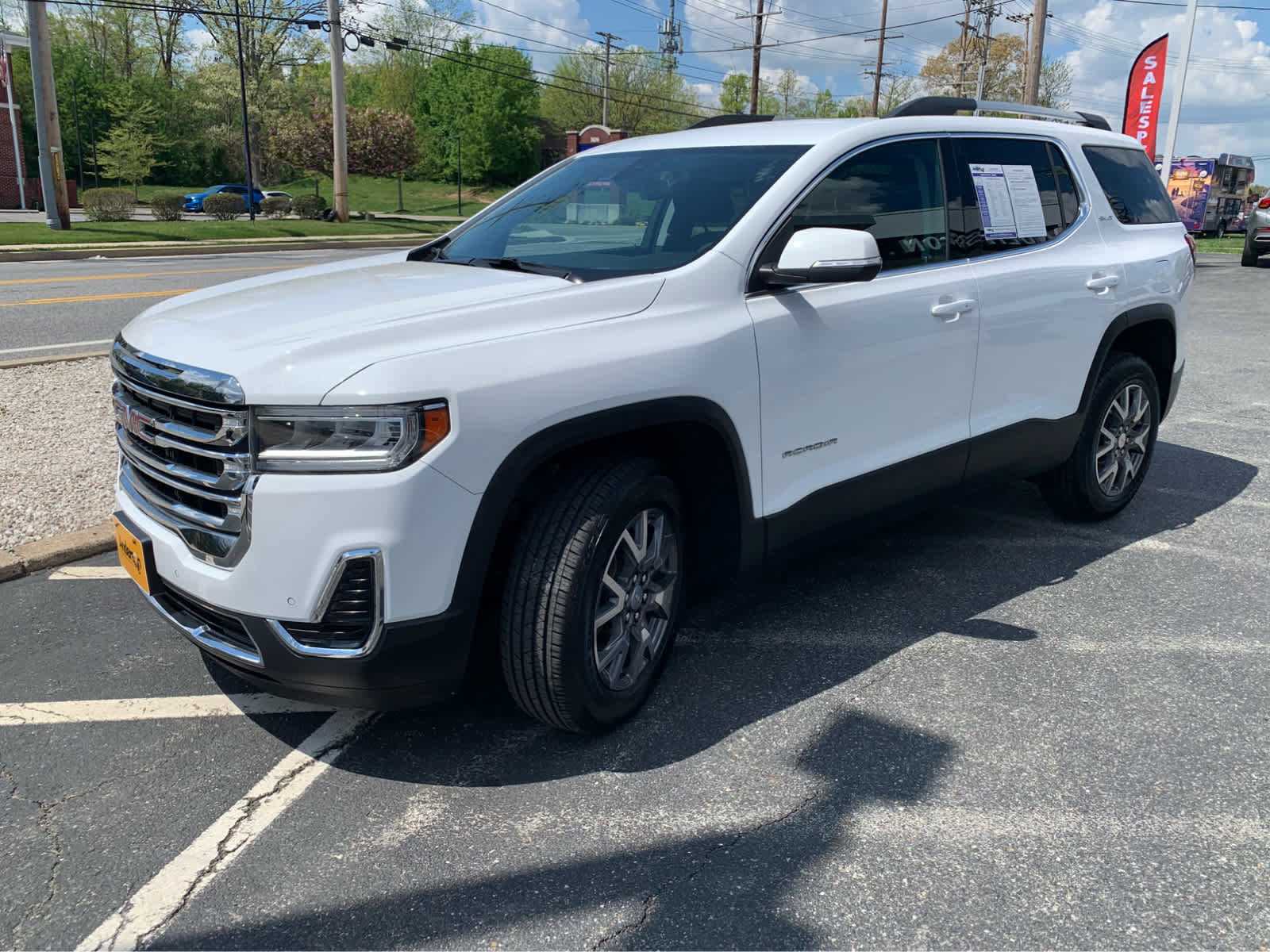 Used 2023 GMC Acadia SLE w/ Driver Convenience Package AWD/4WD image 3
