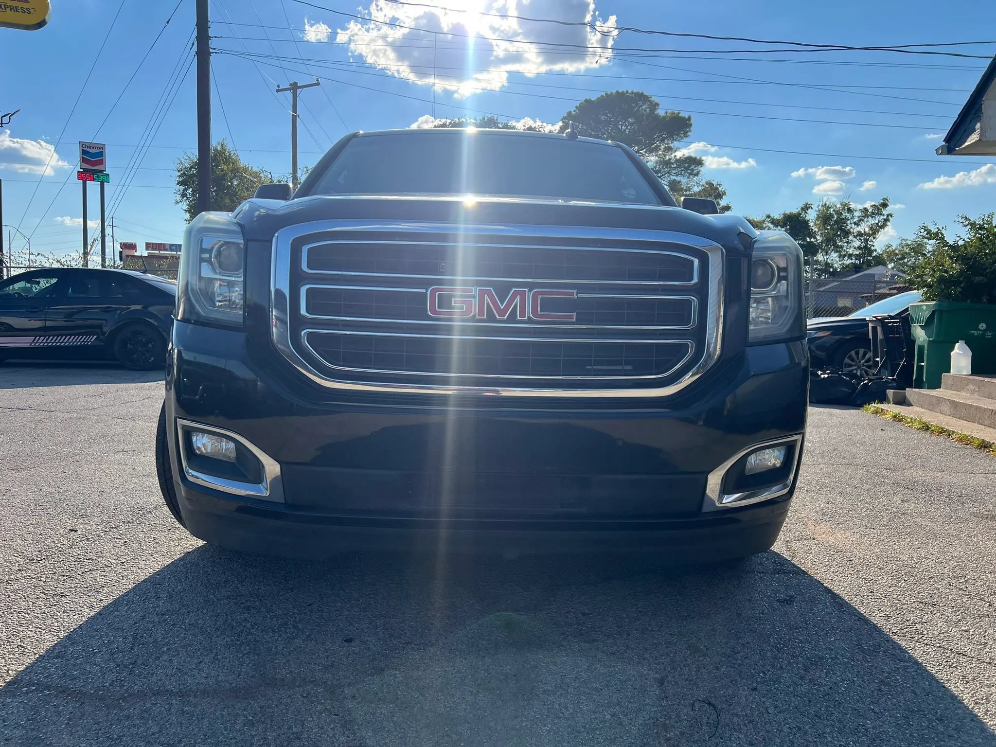 Used 2018 GMC Yukon SLE w/ SLE Value Package AWD/4WD image 3