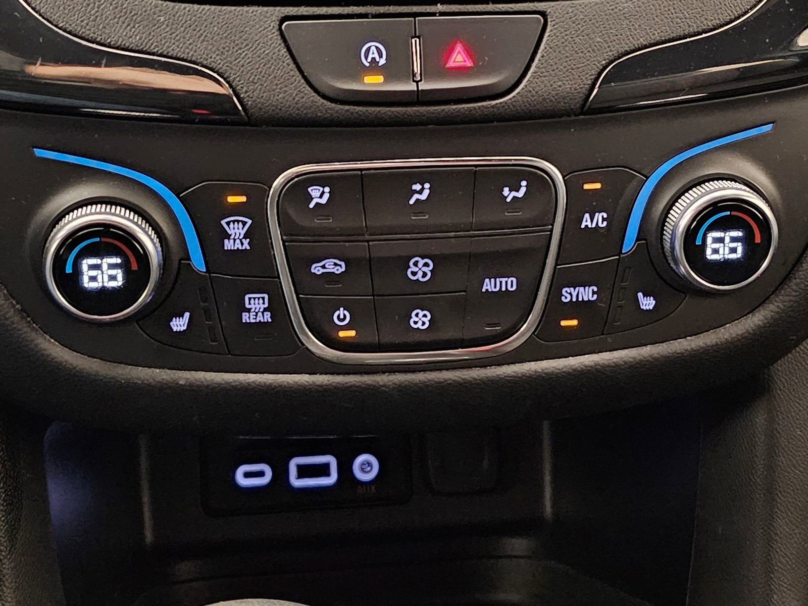 Used 2022 Chevrolet Equinox RS w/ Infotainment Package image 29