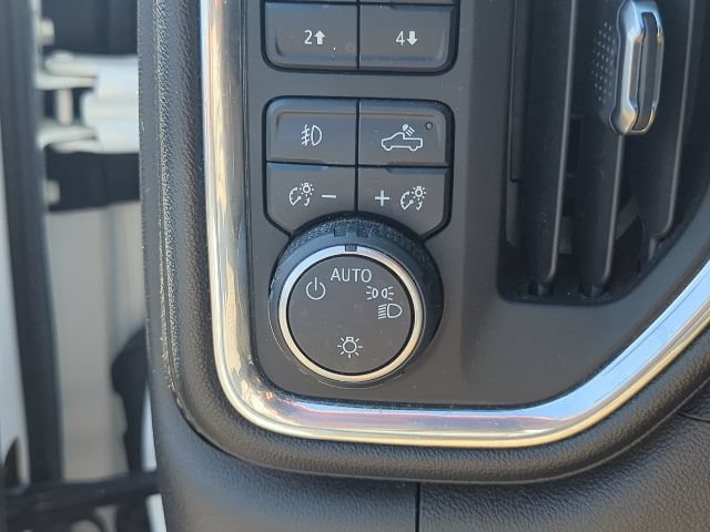 Used 2021 Chevrolet Silverado 1500 LT Trail Boss w/ Bed Protection Package AWD/4WD image 31