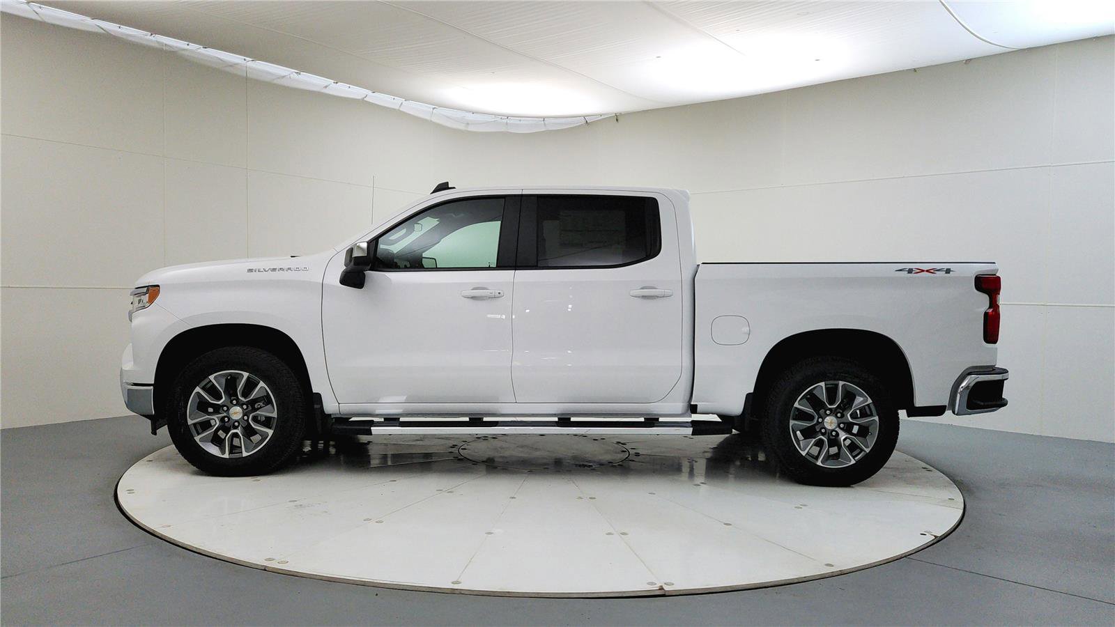 Used 2026 Chevrolet Silverado 1500 LT w/ Protection Package AWD/4WD image 4