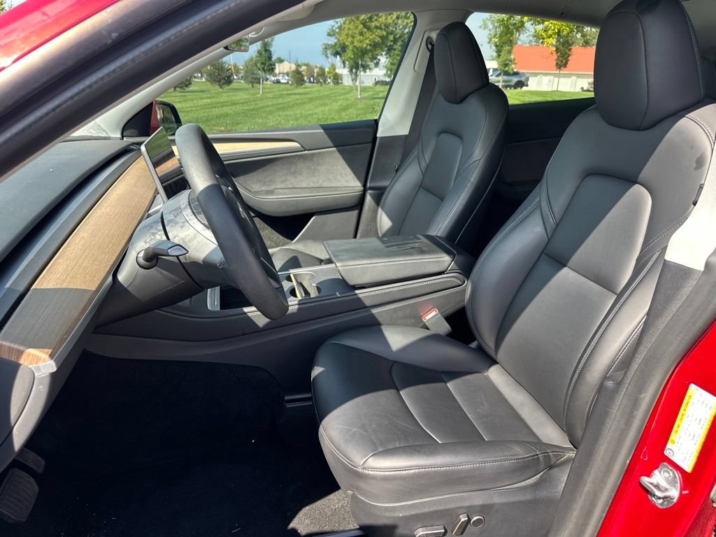 Used 2024 Tesla Model Y Long Range AWD/4WD image 17