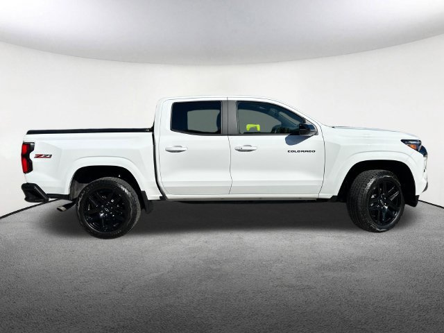 Used 2024 Chevrolet Colorado Z71 w/ Z71 Convenience Package 2 AWD/4WD image 17