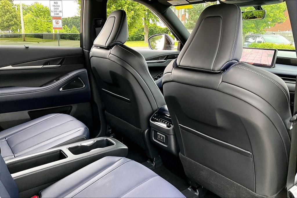 Certified 2026 INFINITI QX60 Sport w/ Dark Cargo Package AWD/4WD image 29