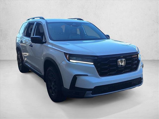 Used 2024 Honda Pilot TrailSport image 4