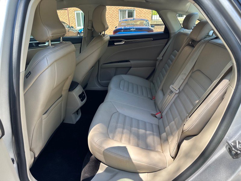 Used 2019 Ford Fusion SEL FWD image 32
