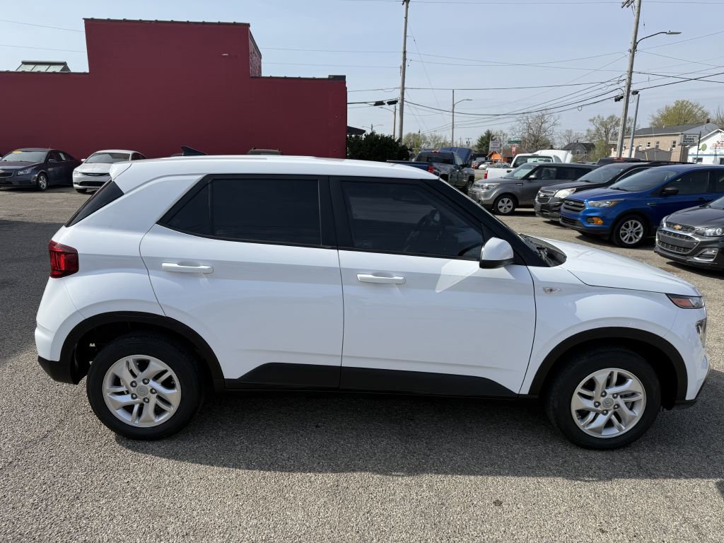 Used 2021 Hyundai Venue SE image 5