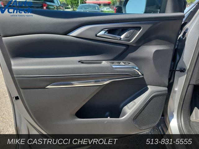 Used 2026 Chevrolet Traverse LT AWD/4WD image 25