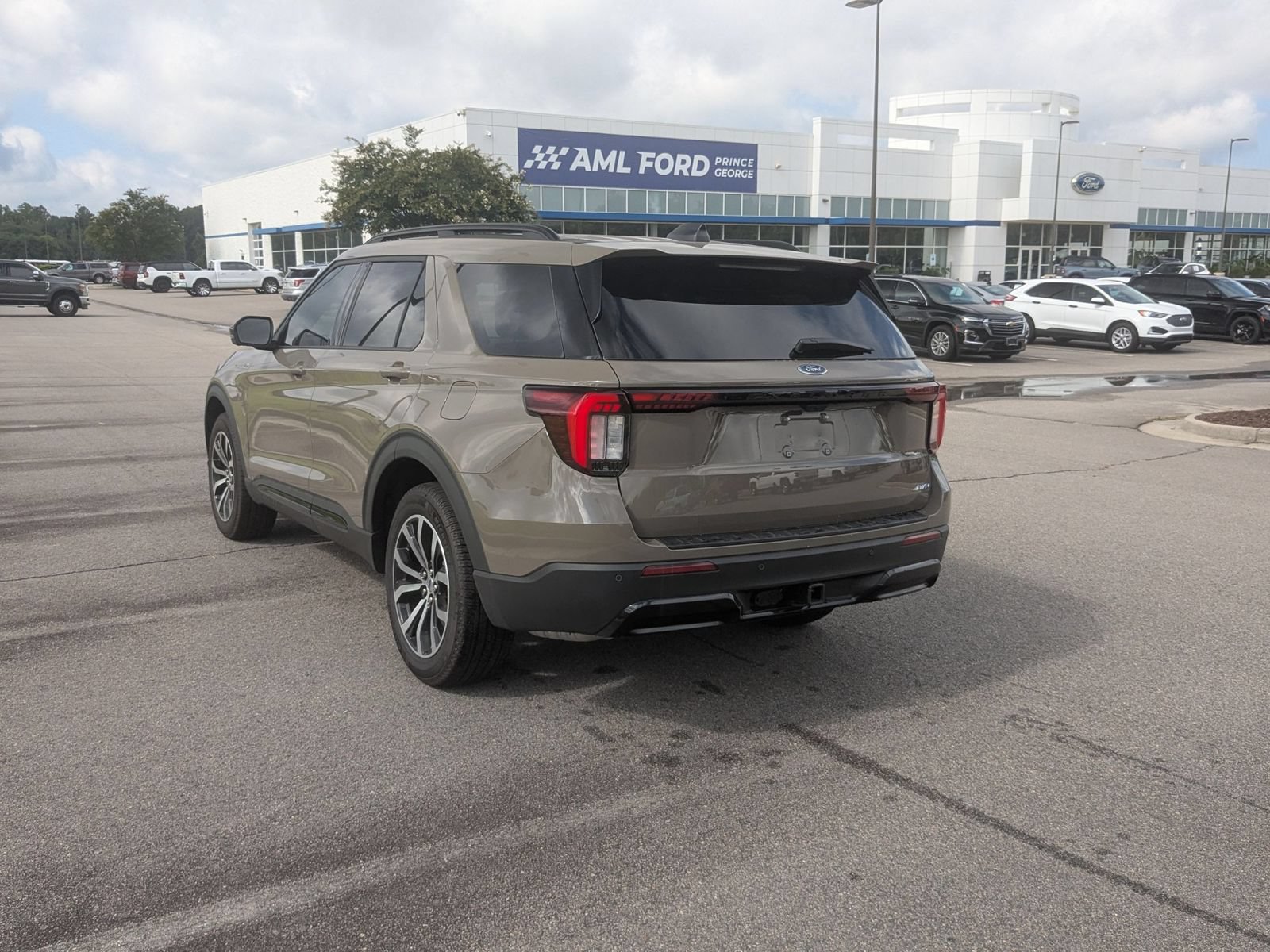 New 2026 Ford Explorer ST-Line AWD/4WD image 5