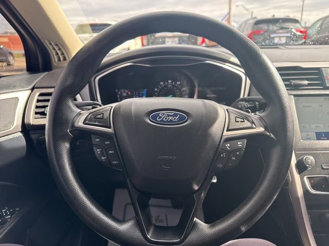 Used 2020 Ford Fusion SE image 21