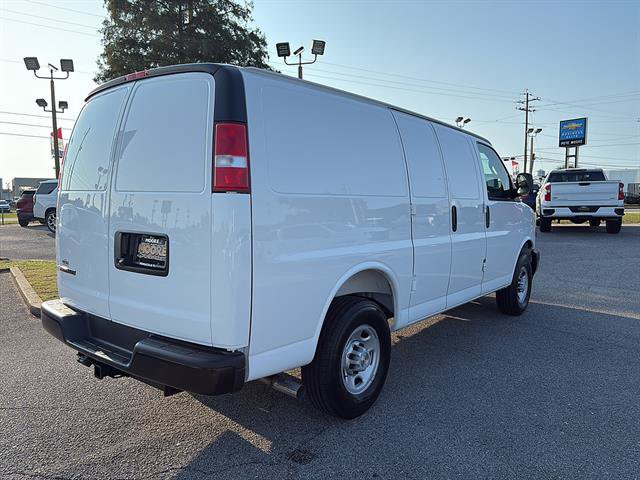 Used 2025 Chevrolet Express 2500 w/ Enhanced Convenience Package RWD image 7