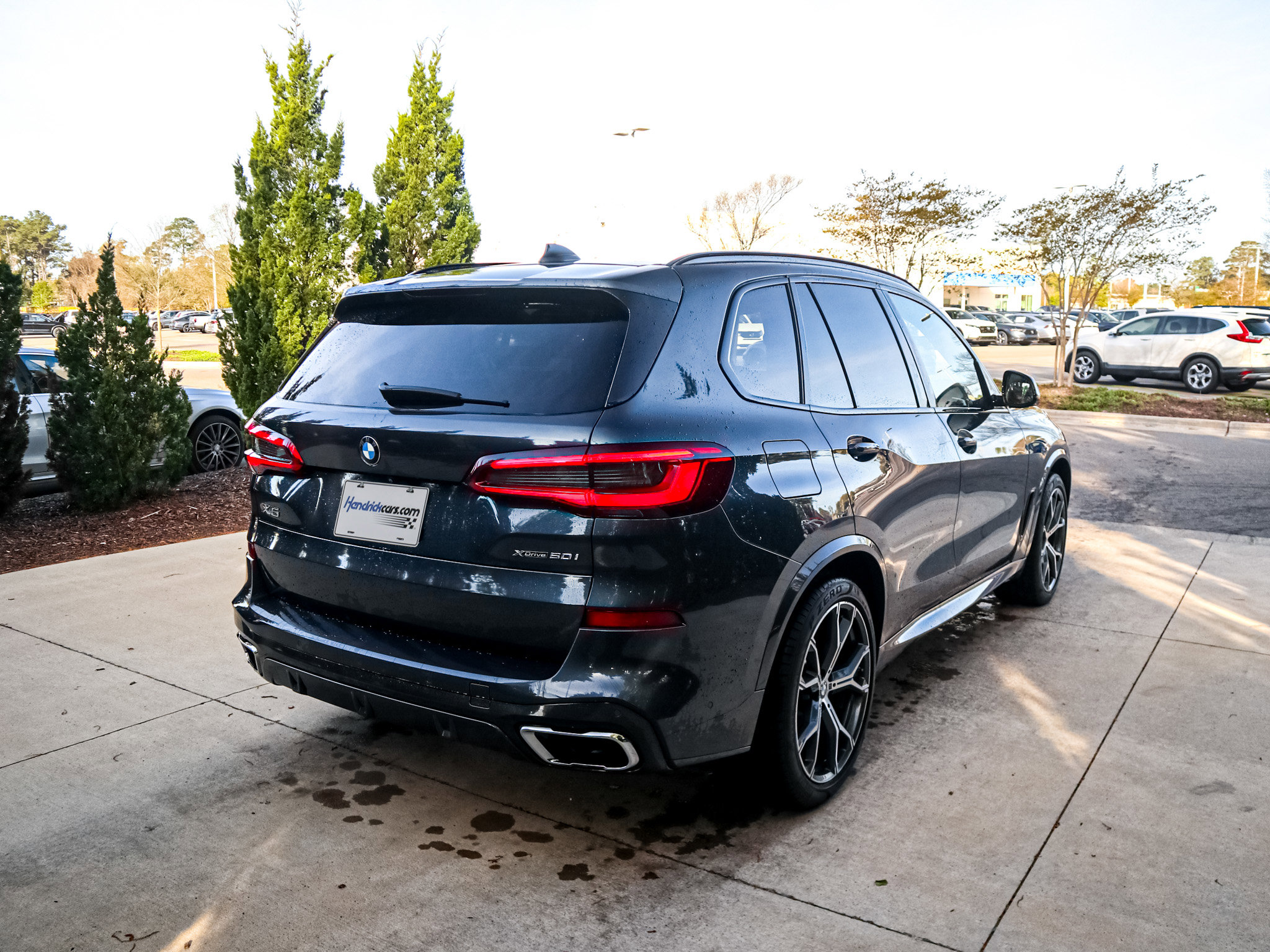 Used 2019 BMW X5 xDrive50i w/ M Sport Package image 11
