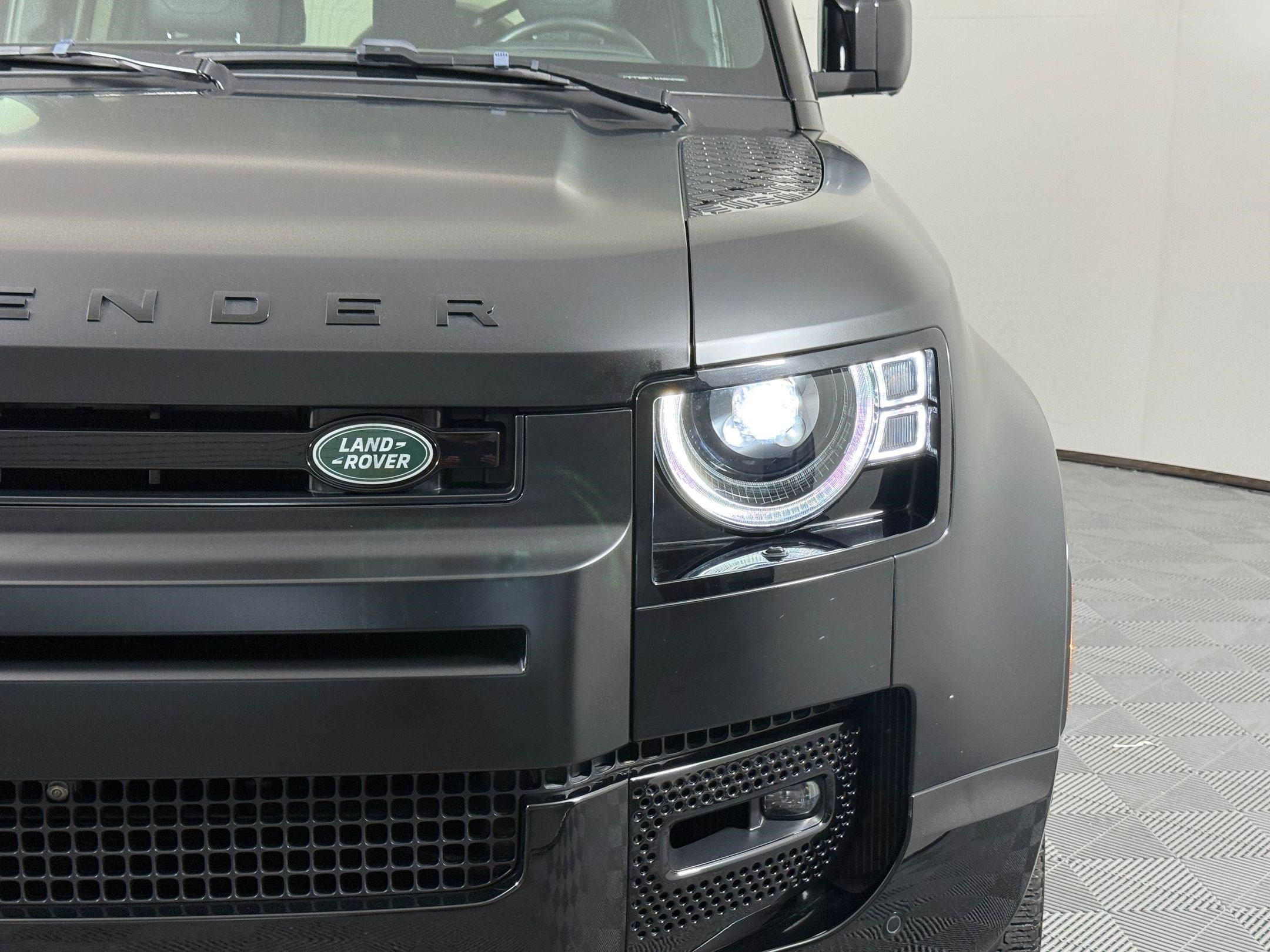 Used 2024 Land Rover Defender 110 X AWD/4WD image 11