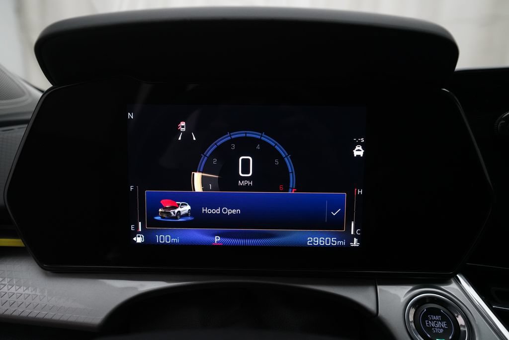 Used 2024 Chevrolet Trax LT w/ Driver Confidence Package FWD image 2
