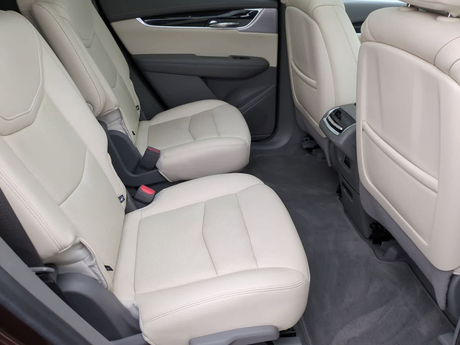 Used 2022 Cadillac XT6 Premium Luxury image 21