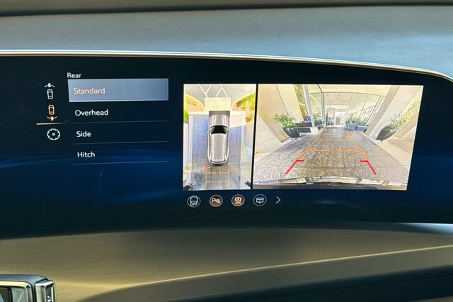 Certified 2026 Cadillac Vistiq Sport AWD/4WD image 21