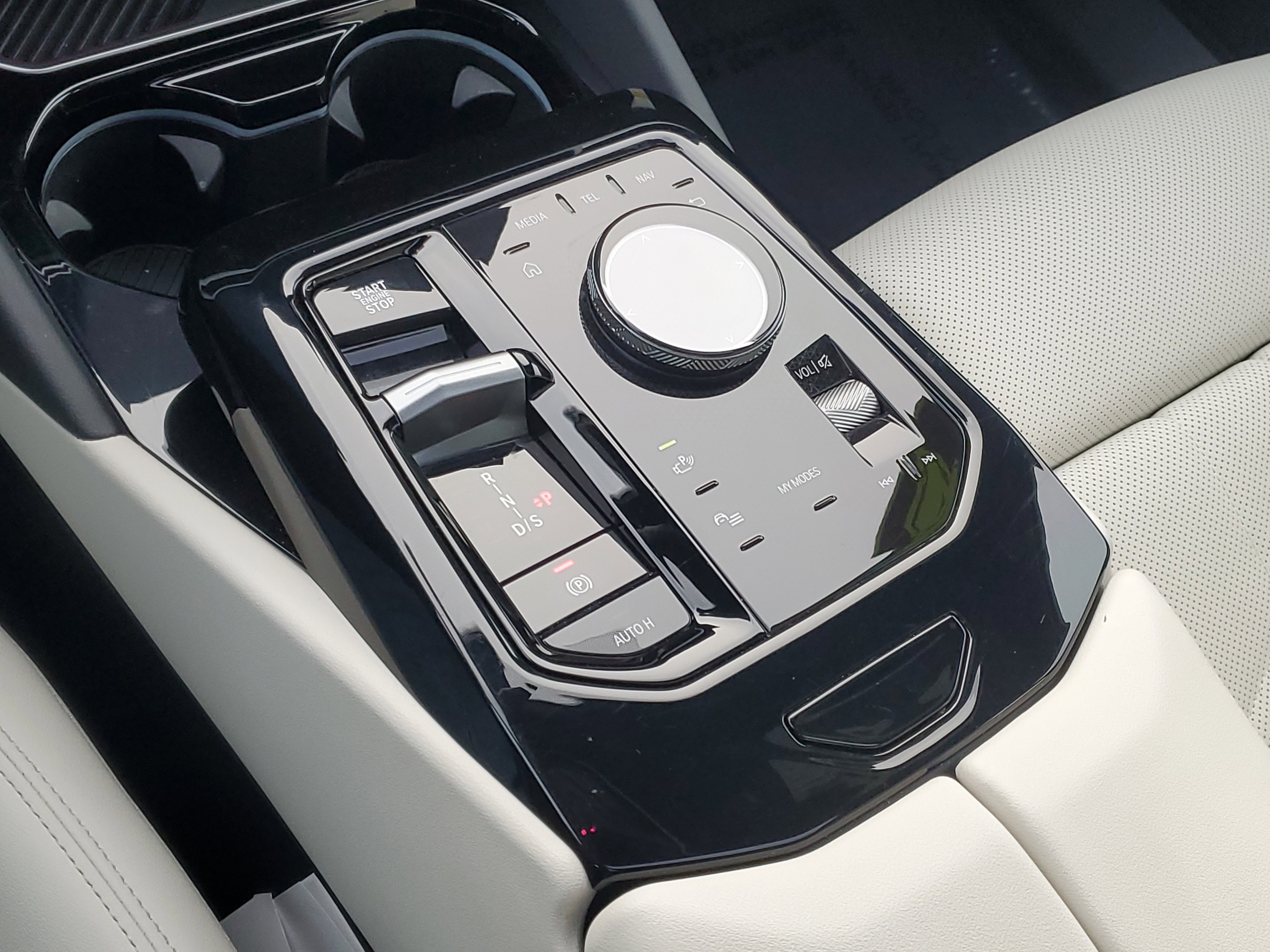 Certified 2024 BMW 530i xDrive w/ Premium Package image 20