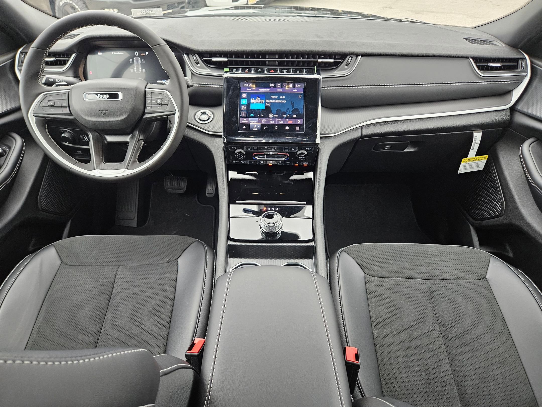 New 2025 Jeep Grand Cherokee Altitude image 15