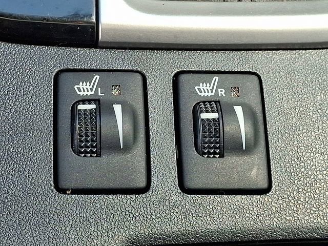 Used 2018 Toyota Highlander XLE AWD/4WD image 19