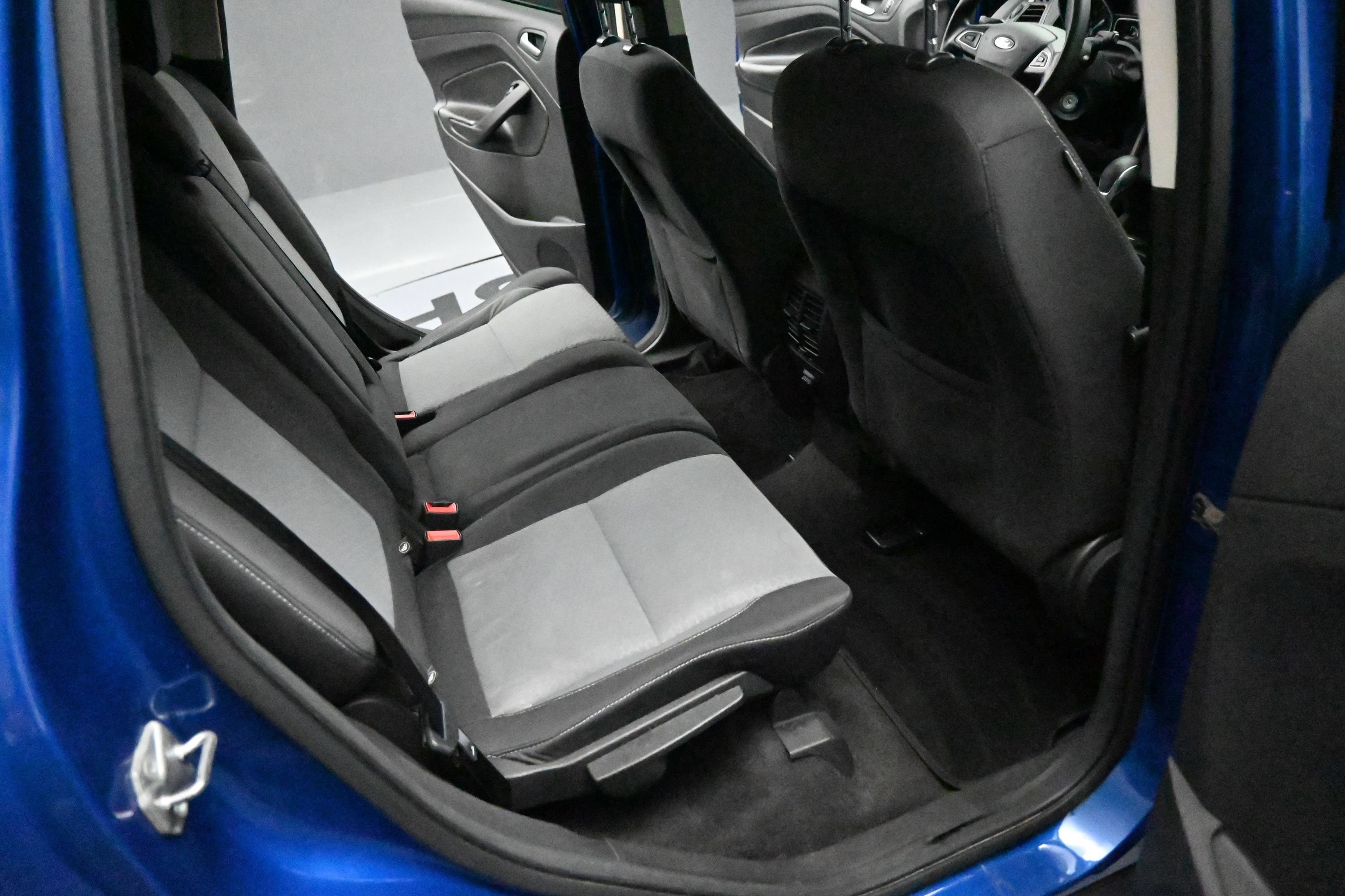 Used 2018 Ford Escape SE w/ SE Sync 3 Package FWD image 19