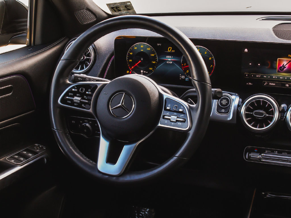 Used 2022 Mercedes-Benz GLB 250 4MATIC image 26